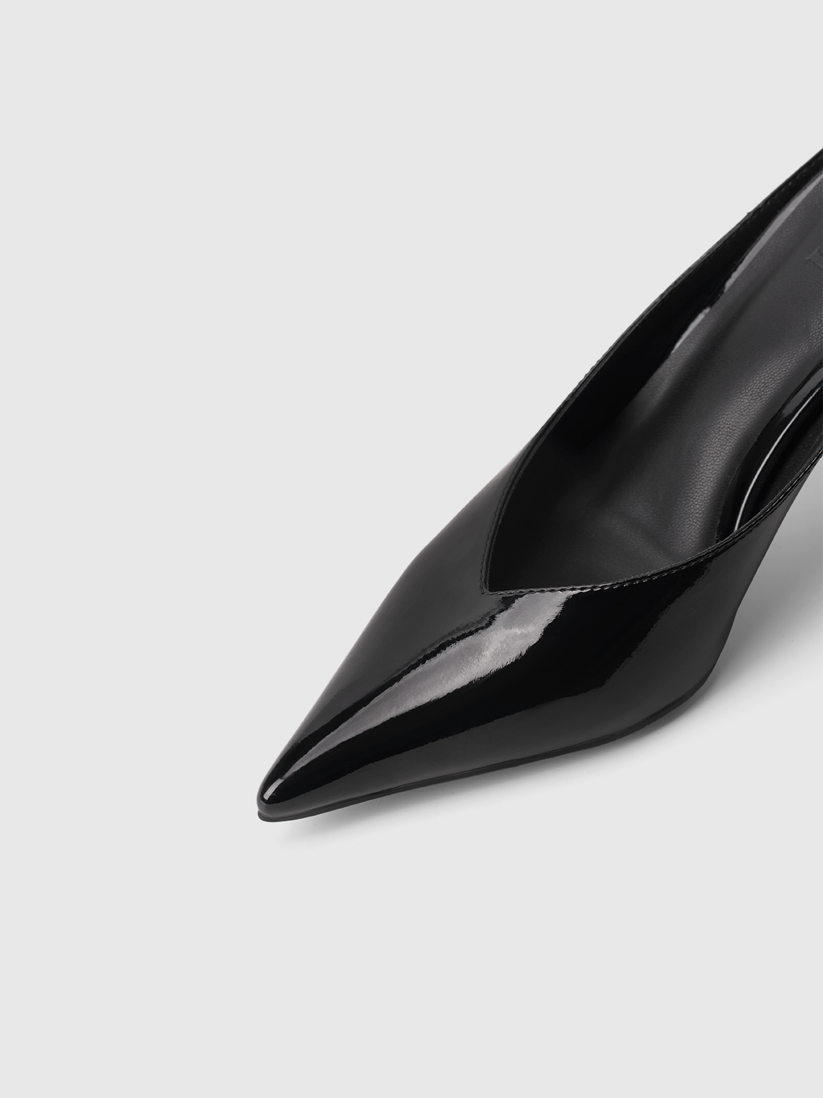 Cihi Architectural Sculptural Pointed